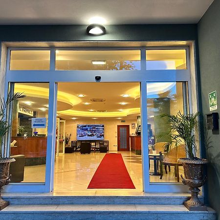 Blue Hotel Чезенатико Екстериор снимка