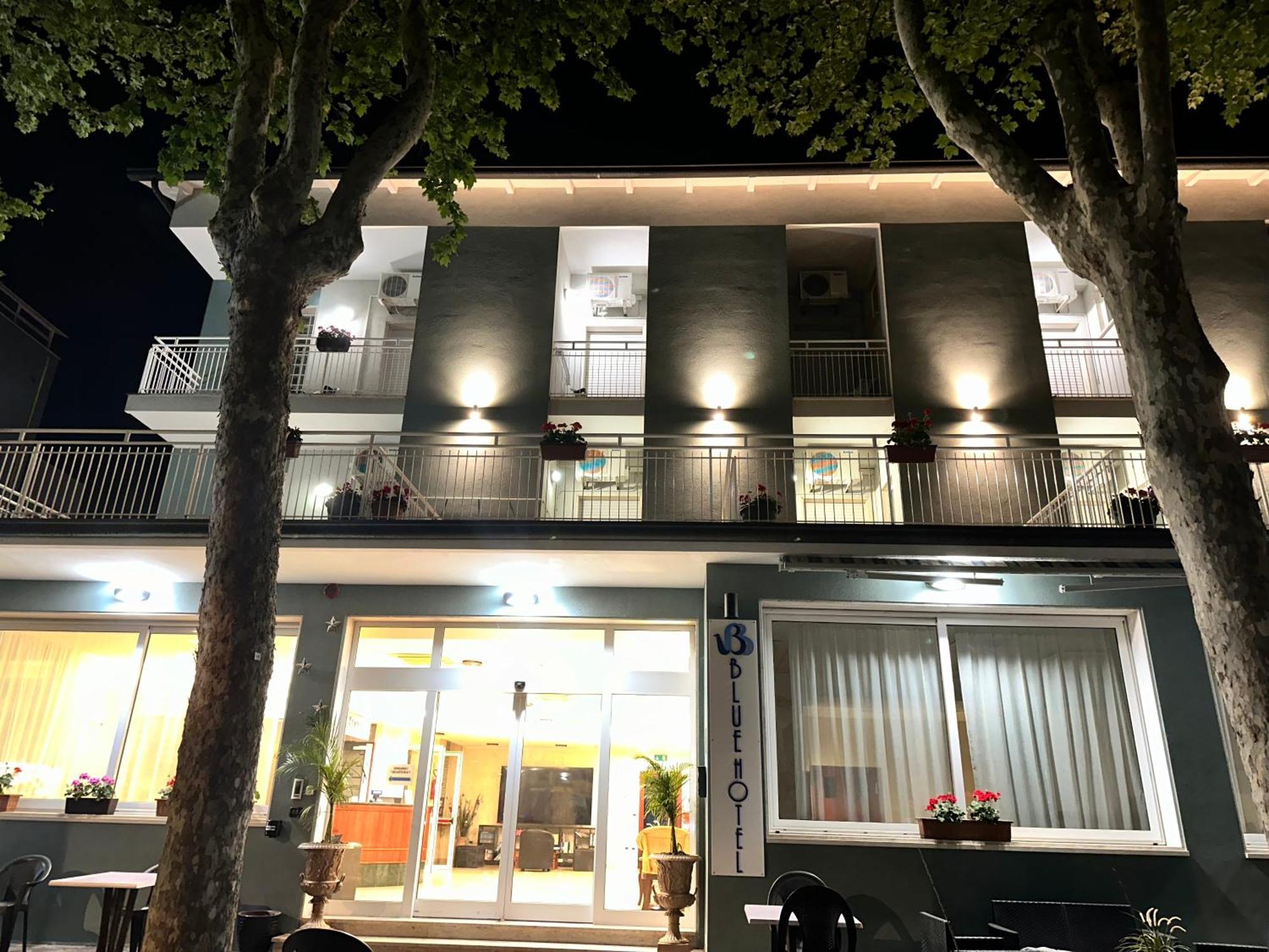 Blue Hotel Чезенатико Екстериор снимка