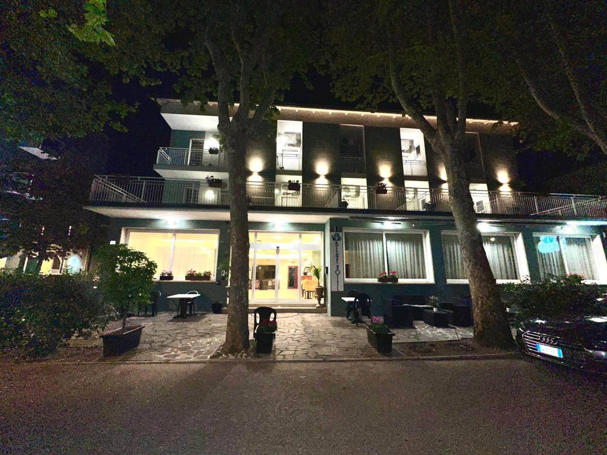 Blue Hotel Чезенатико Екстериор снимка