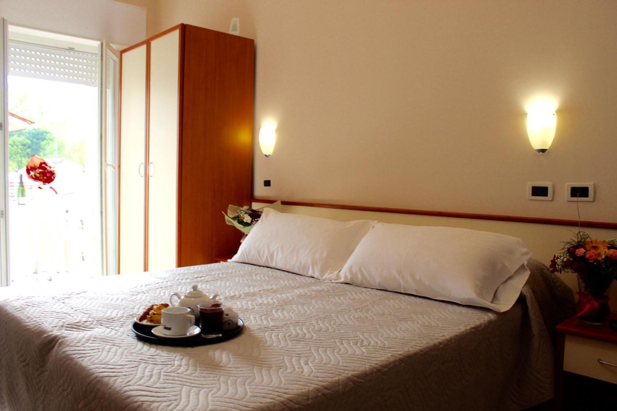 Blue Hotel Чезенатико Екстериор снимка