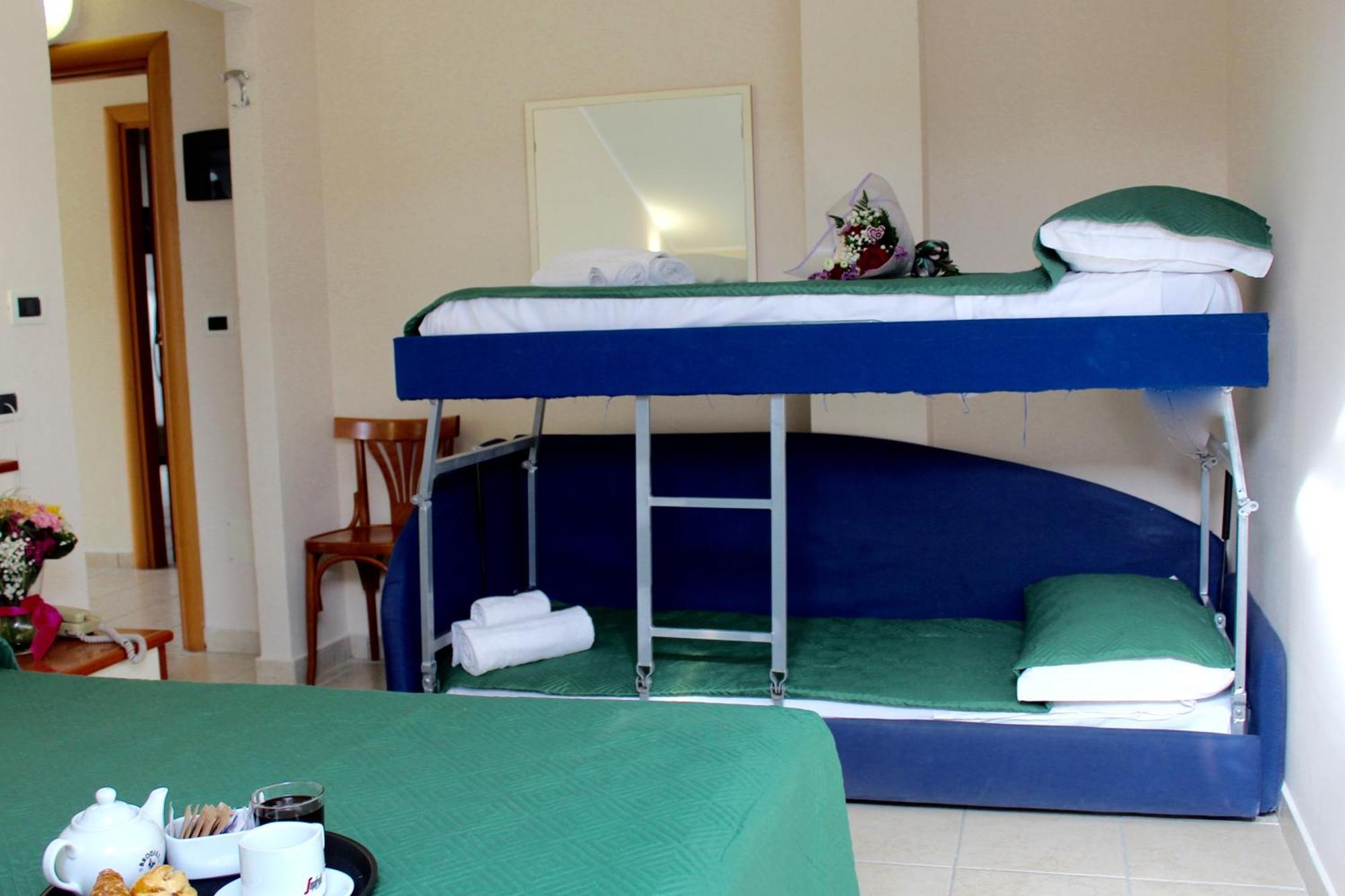 Blue Hotel Чезенатико Екстериор снимка