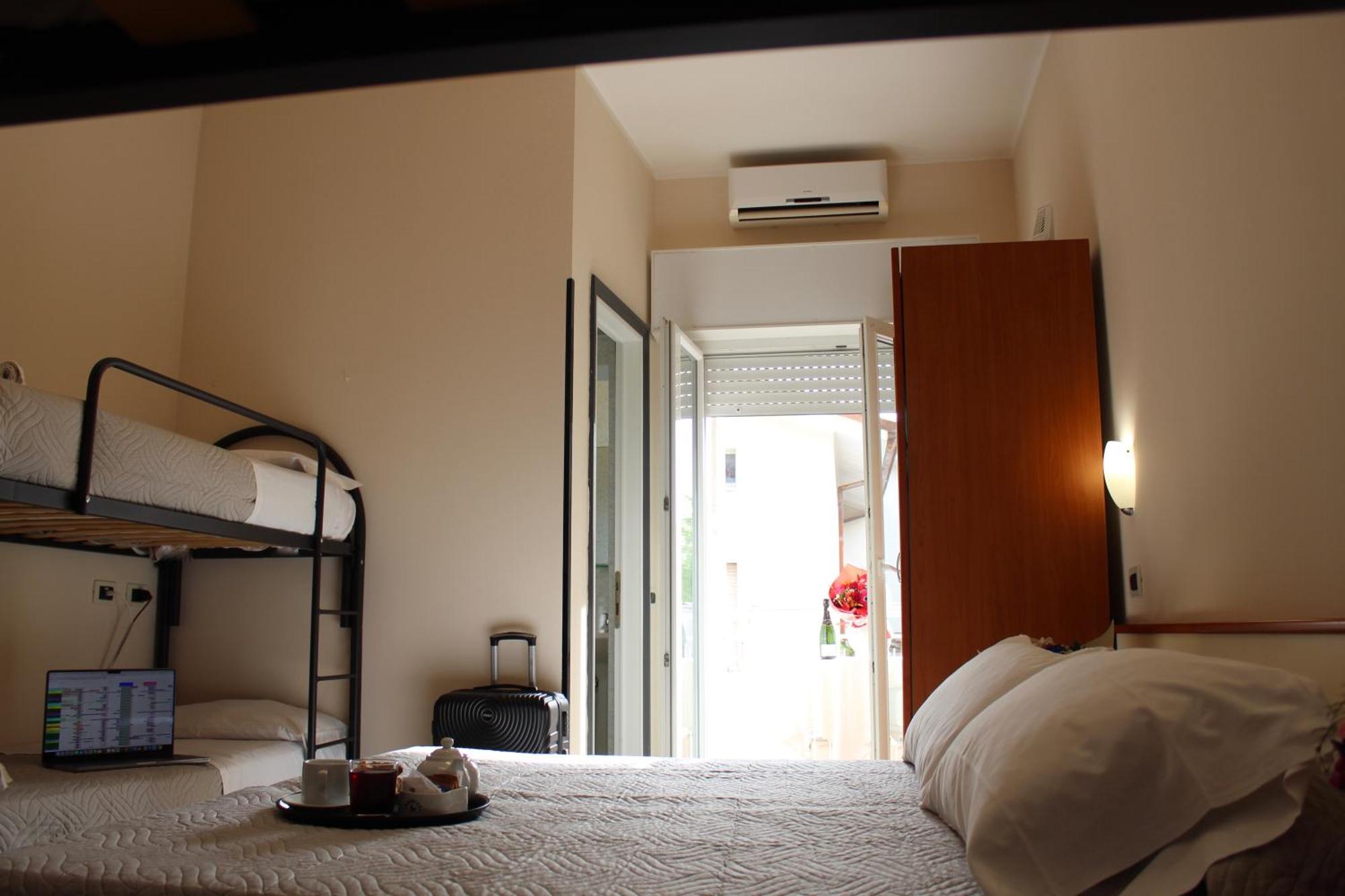 Blue Hotel Чезенатико Екстериор снимка